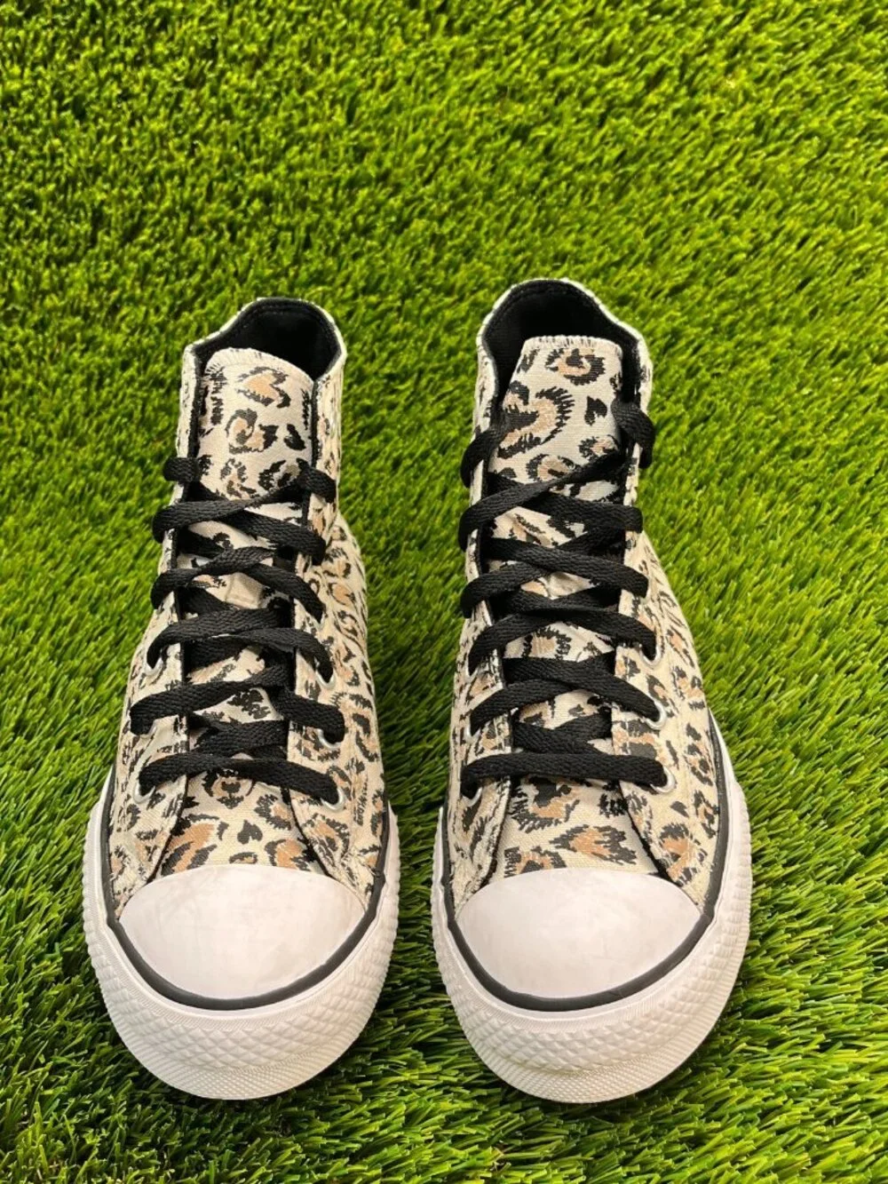 Converse photos or signs